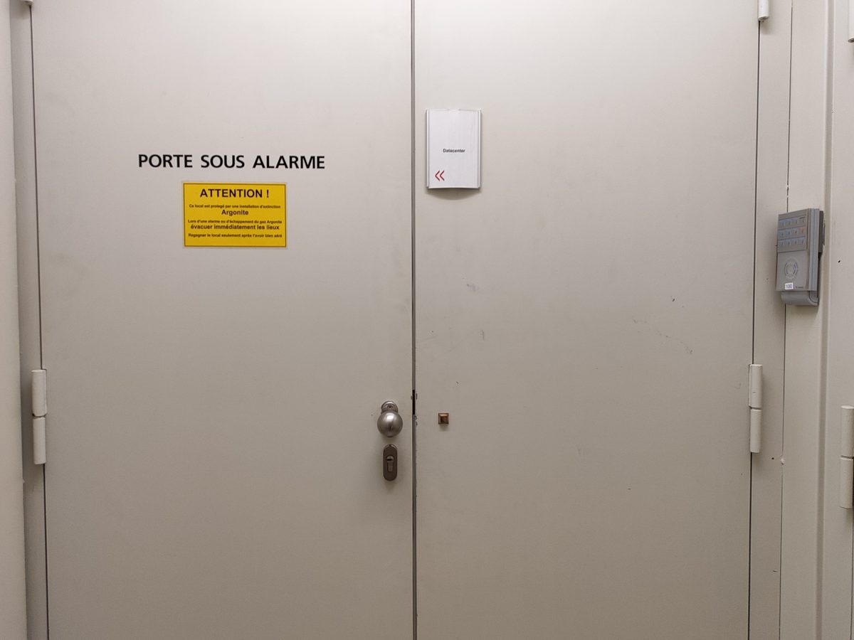 Technical access to the AlpineDC datacenter in Lausanne for deliveries and interventions